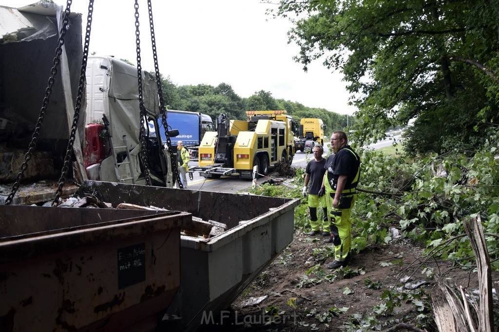 Schwerer VU A 3 Rich Oberhausen Hoehe AK Leverkusen P743.JPG - Miklos Laubert